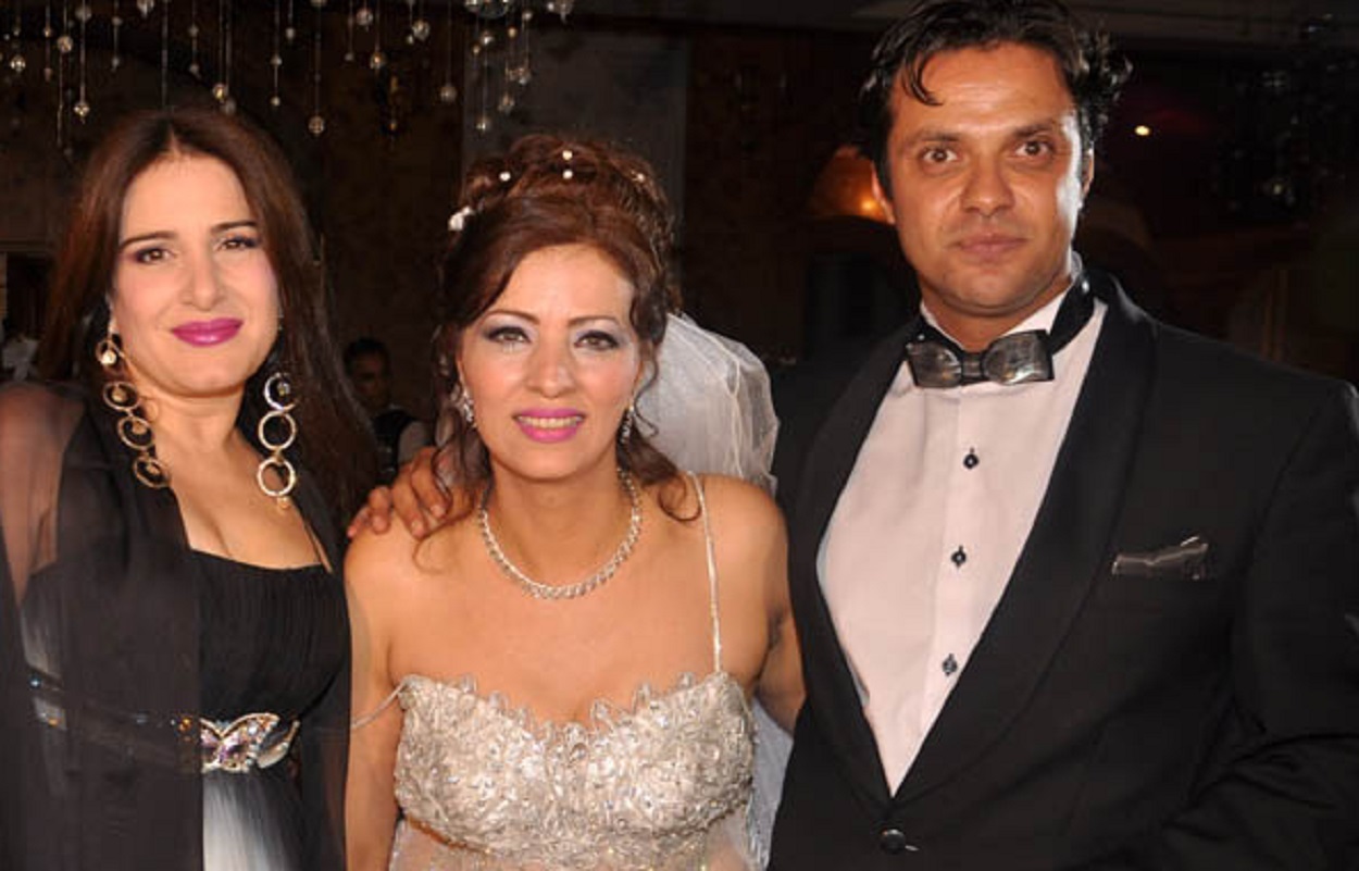 الفنانة مونيا 