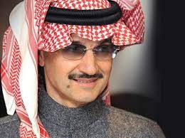 كأنه قصر ملكي .. فخامة يخت الملياردير الوليد بن طلال آل مكتوم الأفخم والأضخم في العالم ..شاهد الصور 