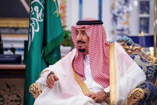 السعودية : تمديد سن التقاعد الى 65 سنة لكل موظف مدني يتقاعد في هذا الموعد !