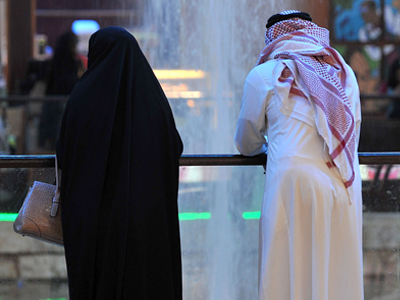 نصيحة أغرب من الخيال ..رجل في السعودية تزوج عدد من النساء يقدم هذه النصيحة الغريبة للرجال .. فبماذا نصح ؟
