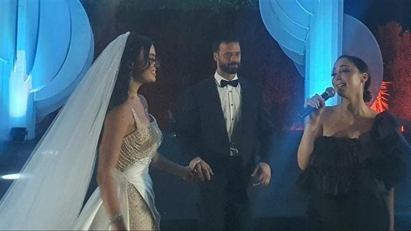 بسمة بوسيل تغني في حفل زفاف ميرنا 