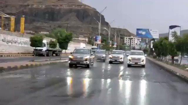 سيارات في قلب صنعاء