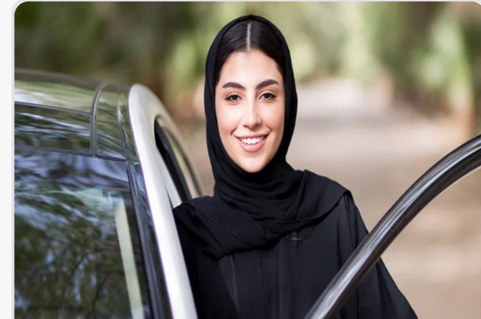 فتاة سعودية حسناء تذهل نساء المملكة بخطوة فريدة وجريئة.. لن تصدق ماذا فعلت؟