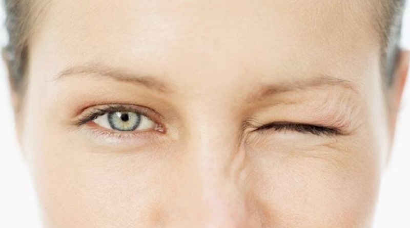 علامات على العين تشير لنقص فيتاميم ب١٢