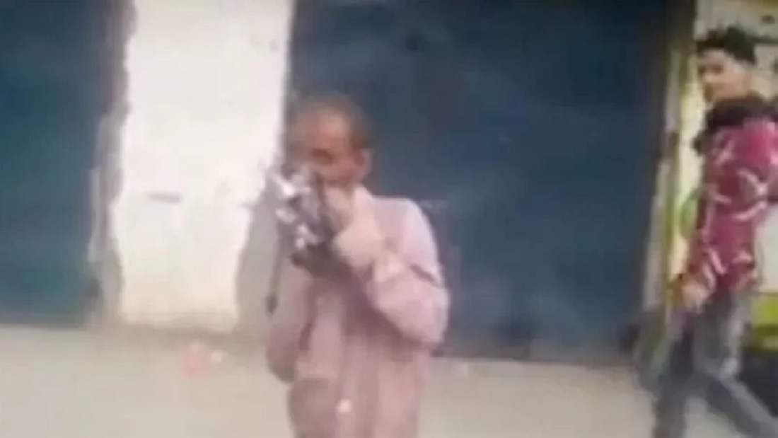 يمني ياكل حمامة نيئة