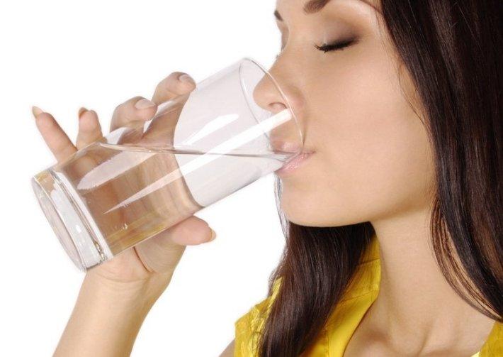 أعجز الأطباء .. لماذا نهى الرسول عن شرب الماء بعد العلاقة الزوجية؟..الإجابة ستصدمك