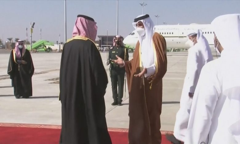 أمير قطر يصل إلى السعودية