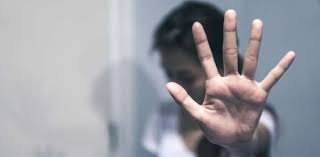 لن تصدق ..فتاة عشرينية في ريعان شبابها دخلت المستشفى وهي عذراء لتخرج حُبلى... (التفاصيل صادمة )