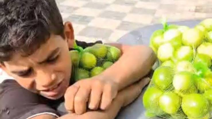 طفل الليمون