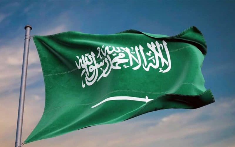 بشكل نهائي..السعودية تُحرم الوافدين من استقدام عائلاتهم وتُوقف استخراج تأشيرة الزيارة العائلية 