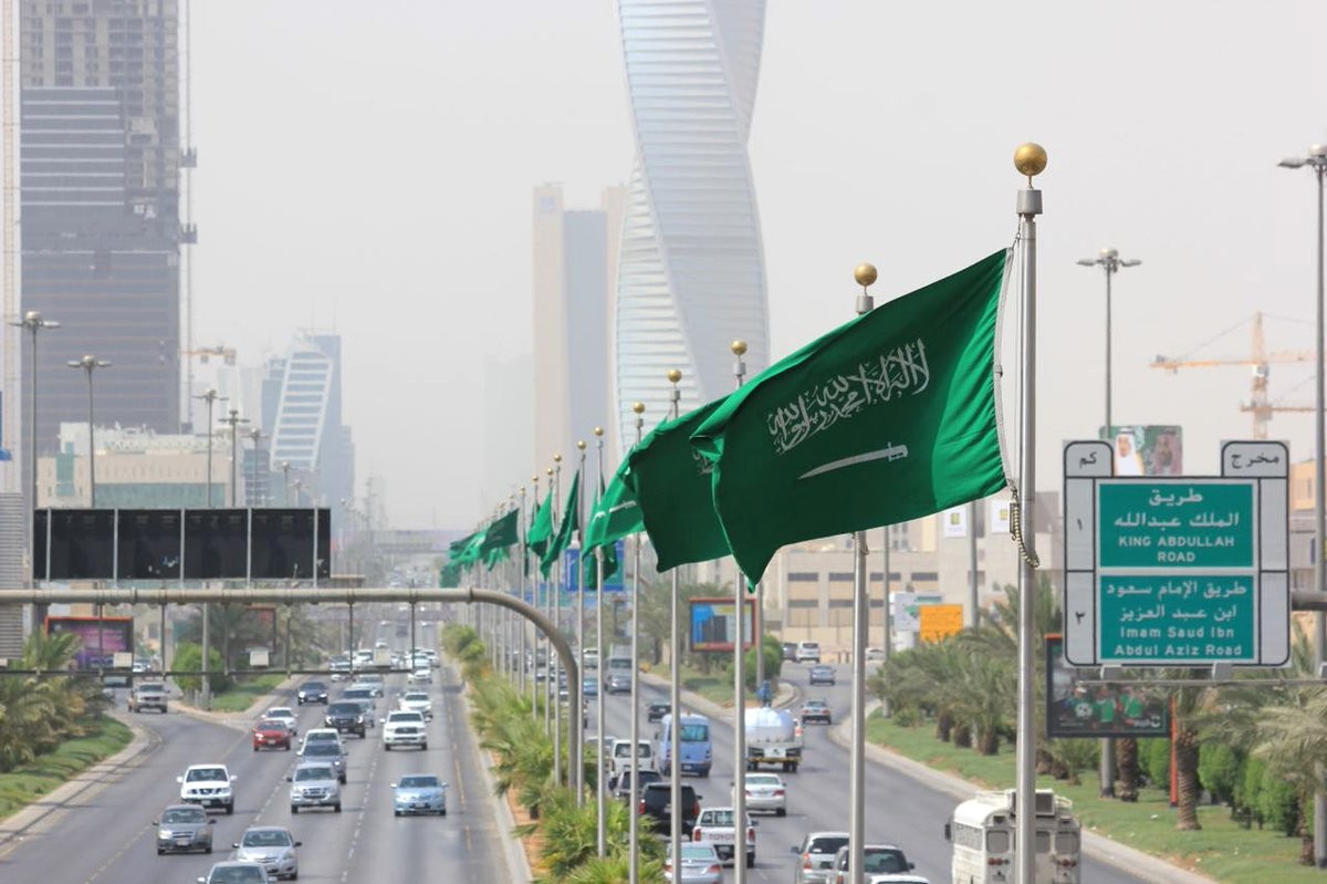 مواطن سعودي قدم له الجن ذبيحة ضيافة بعدما نفذ طعامه وشرابه في الصحراء.. والمفاجأة الصادمة في نوعها !