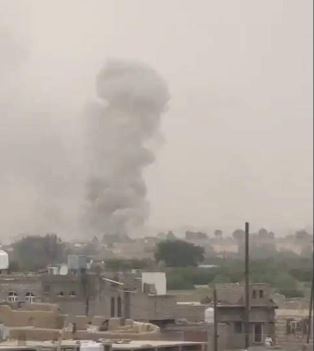 تفاصيل انفجارات قوية تهزّ هذه المدينة اليمنية ..صور