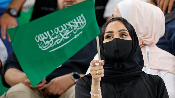 قرار نهائي من مجلس الوزراء السعودي بمنح الإقامة الأبدية مدي الحياة لمن يتزوج بفتاة من هذه الجنسية!