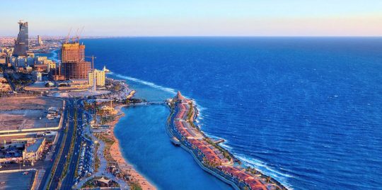 لاول مرة ..شاهد انتشار فيديوهات جريئة جدا من كورنيش جدة لسعوديات قررن كسر المحظورات الاجتماعية