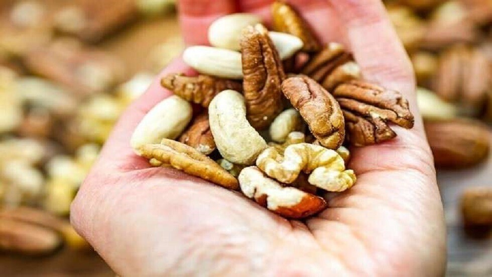 لن تتخلى عنها ..حفنة من المكسرات تنشط الدماغ وتقوي الذاكرة وتمنحك طاقة مذهلة مهما كان عمرك
