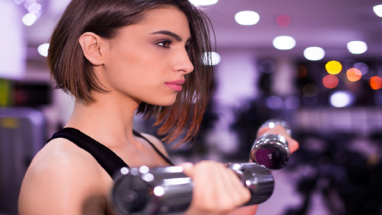 دراسة حديثة تحذر وبشده من ممارسة الرياضة بالمكياج والسبب صادم سيذهلك ؟