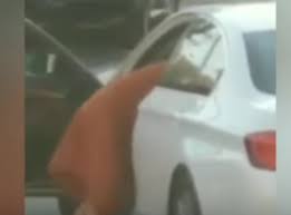 شاب وفتاة داخل الكويت
