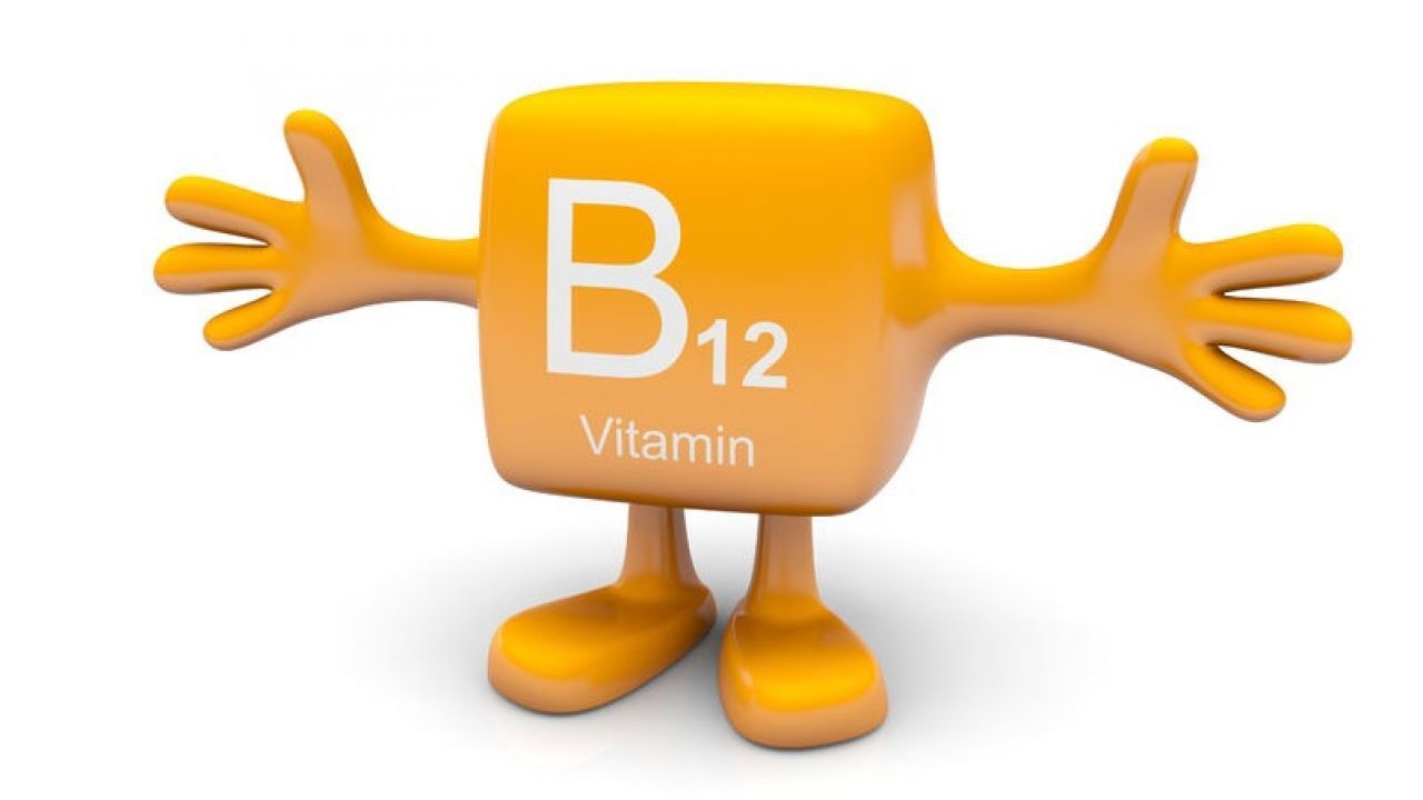 فيتامين B12 