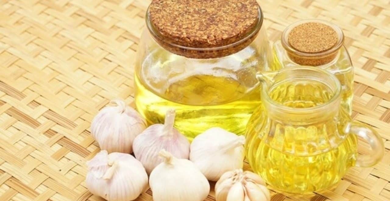 وداعا للفياجرا.. اليك وصفة «زيت الزيتون والثوم والقرنفل» معجزة الرجال في غرفة النوم .. تناوله بهذه الطريقة ؟