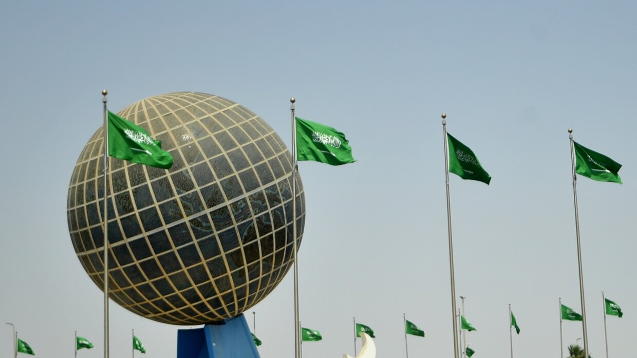 السعودية تعلن القبض على امرأة ظهرت بمحتوى مرئي مخل و 3 رجال بينهم أجنبي