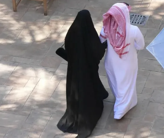 شاب خان صديقة واستولي على زوجته بطريقة خطيرة لا تخطر على بال بشر.. هذا ما فعله !
