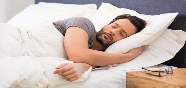 شاب ثلاثيني يتألم بشدة كل ليلة.. وعندما وضع كاميرا مراقبة كانت الكارثة التي لايتوقعة عقل ولا يصدقه بشر!