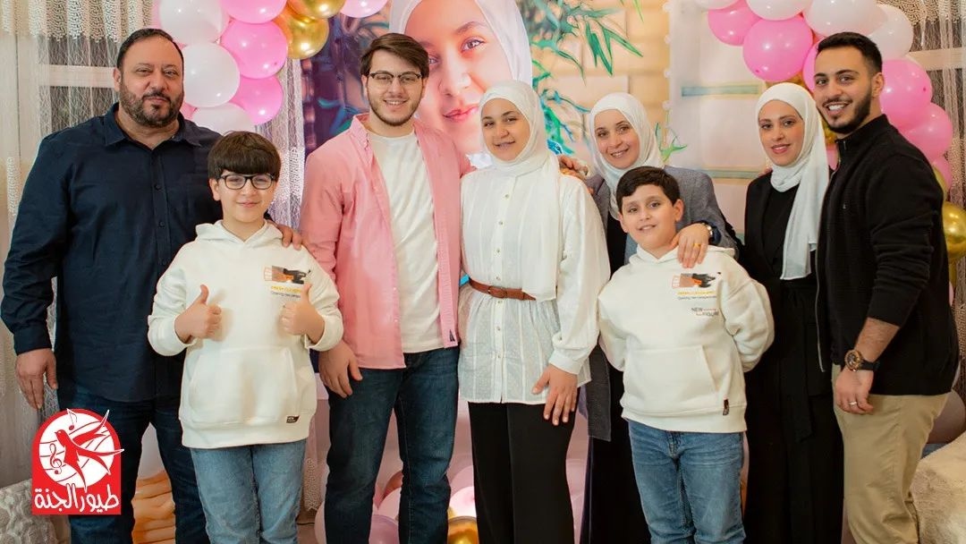 شاهد جنى مقداد تفسخ خطوبتها بعد أيام من ارتباطها بهذا الشاب الوسيم وتحرق قلب والدها !! ماذا حدث؟ (صورة)