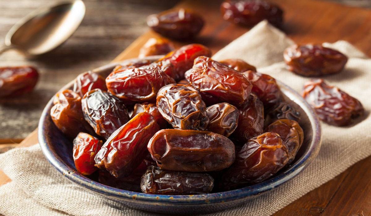 لن تصدق ماذا سيحدث لجسمك عند تناولك 5 حبات من التمر يوميا في رمضان؟