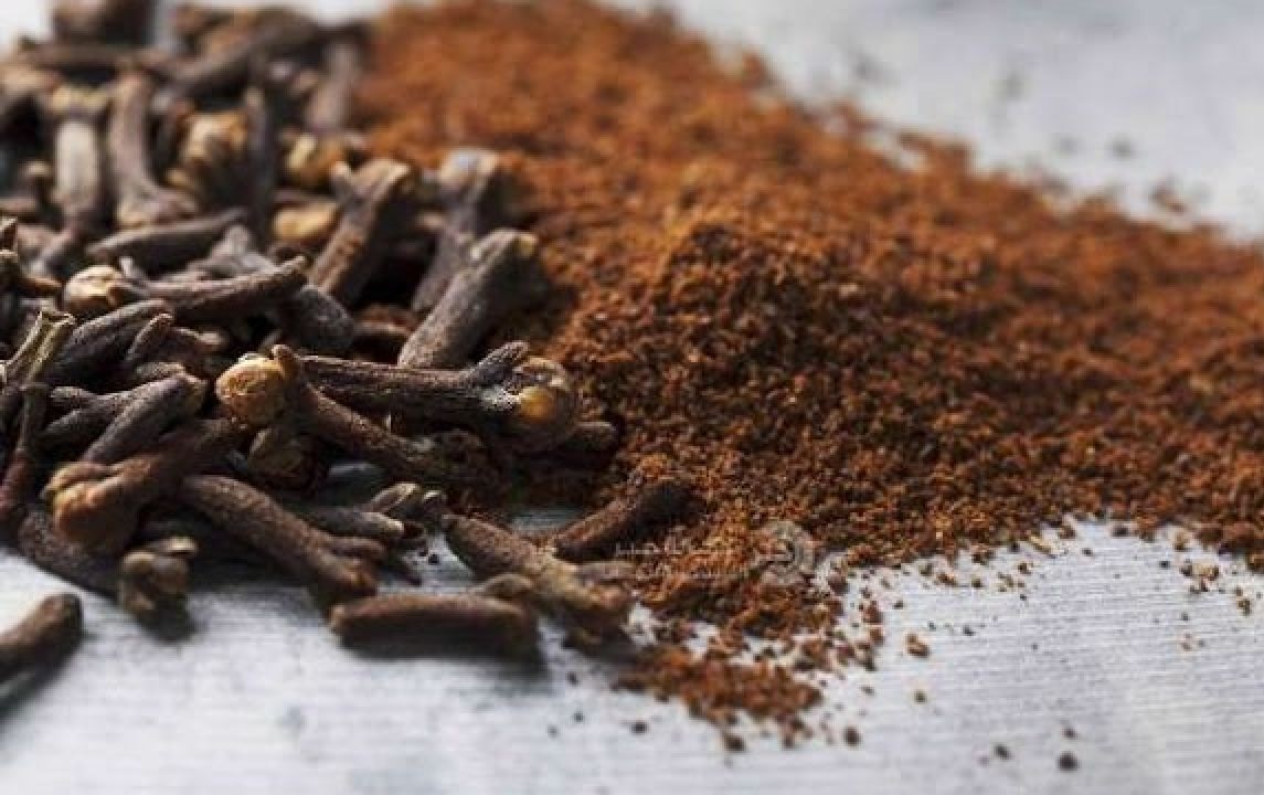 خاص للمتزوجين فقط:  توقف عن شراء المنشطات فقط ضع مسمار قرنفل قبل الجماع بهذه الطريقة يغنيك عن الفياجرا !