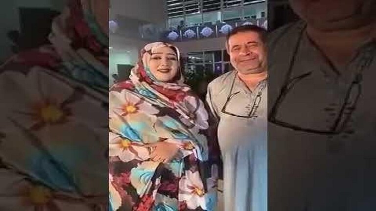 دبلوماسي عراقي مع مغنية
