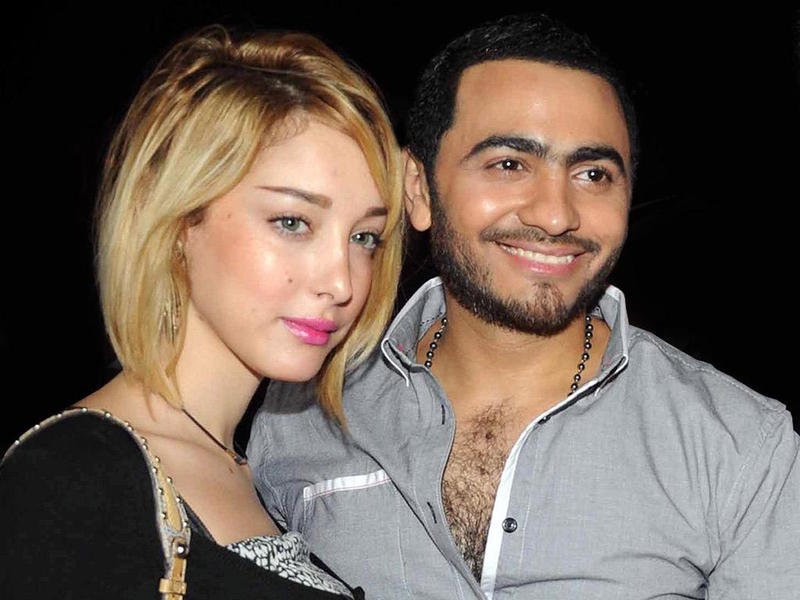تامر حسني وزوجته