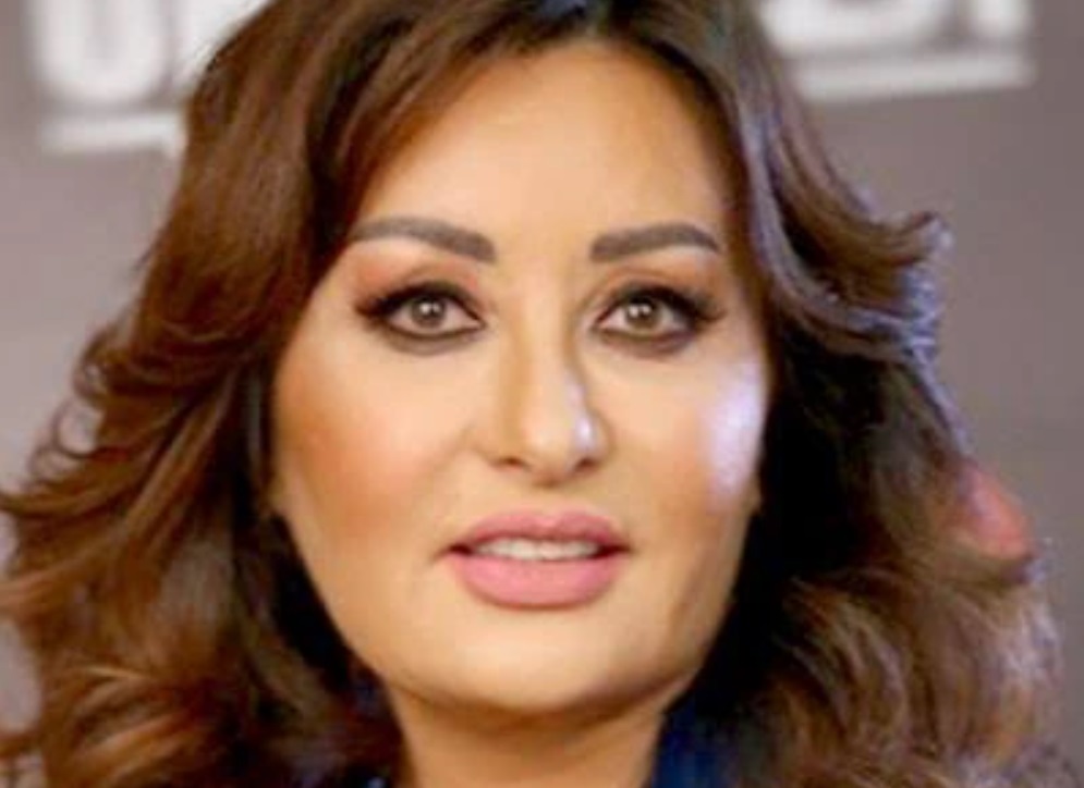 الفنانة لطيفة