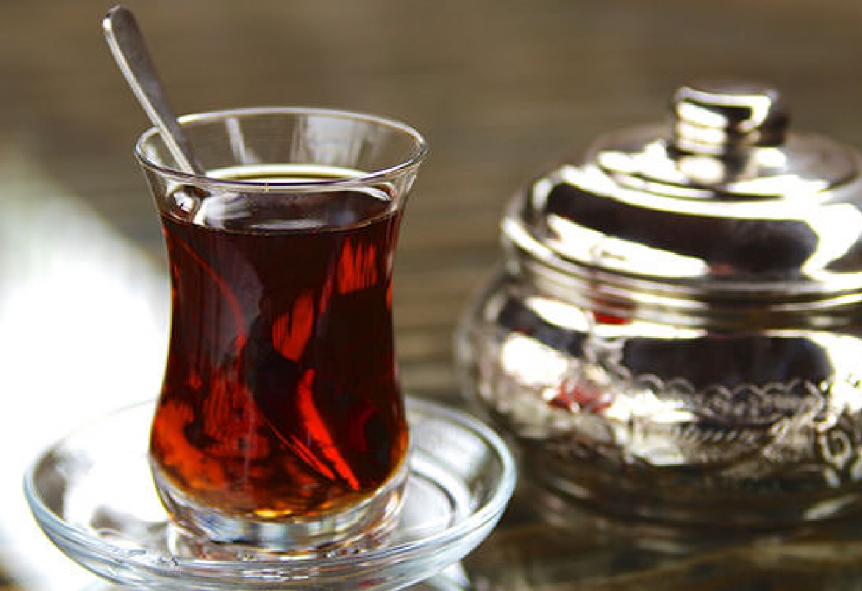 خطأ كبير يرتكبه الكثيرون خلال تحضير الشاي (سم قاتل)