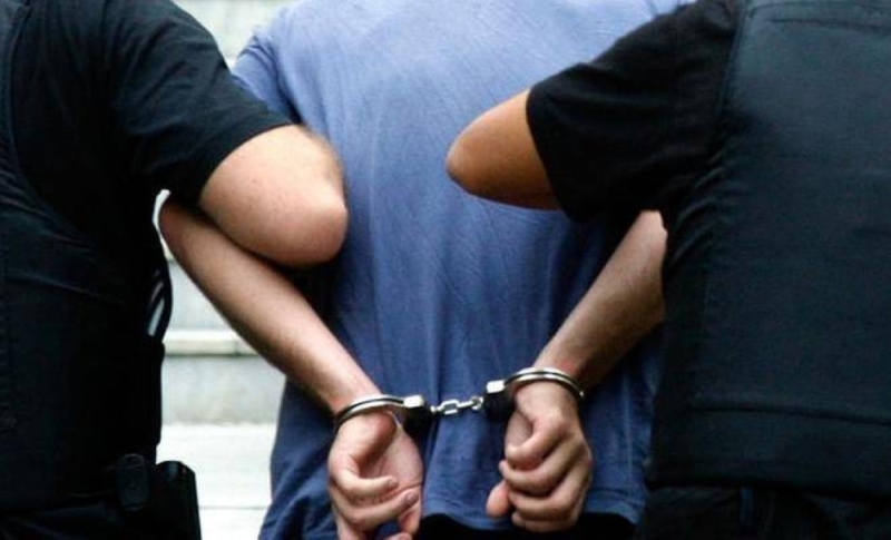 الأمن المصري يقبض على فنان شهير في منتجع سياحي بحوزته مخدر حشيش داخل علبة سجائر! 