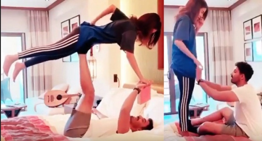 للكبار فقط .. تسريب فيديو لفتاة سعودية حسناء من غرفة نومها تُداعب زوجها بحركات مثيرة(شاهد)