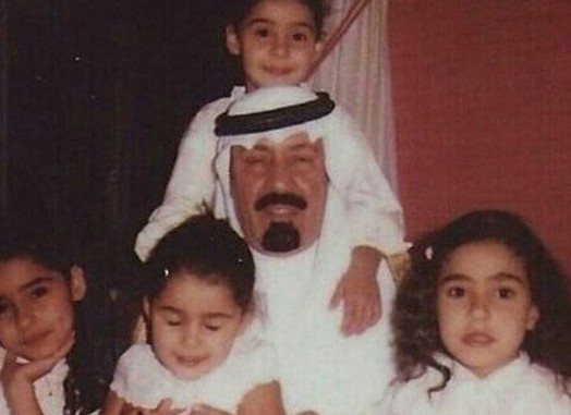 شاهد ظهور نادر لأول مرة لبنات الملك عبد الله بن عبد العزيز الأميرات فائقات الحسن بجمال رباني يفوق الوصف( صورة ) 