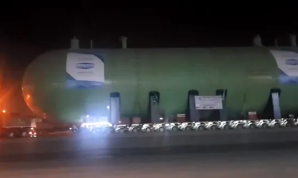مجسم يشبه الصاروخ في قلب السعودية الرياض