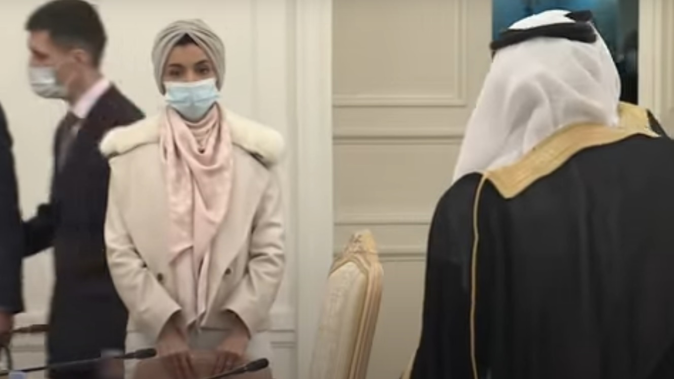 سيدتان سعوديتان في روسيا