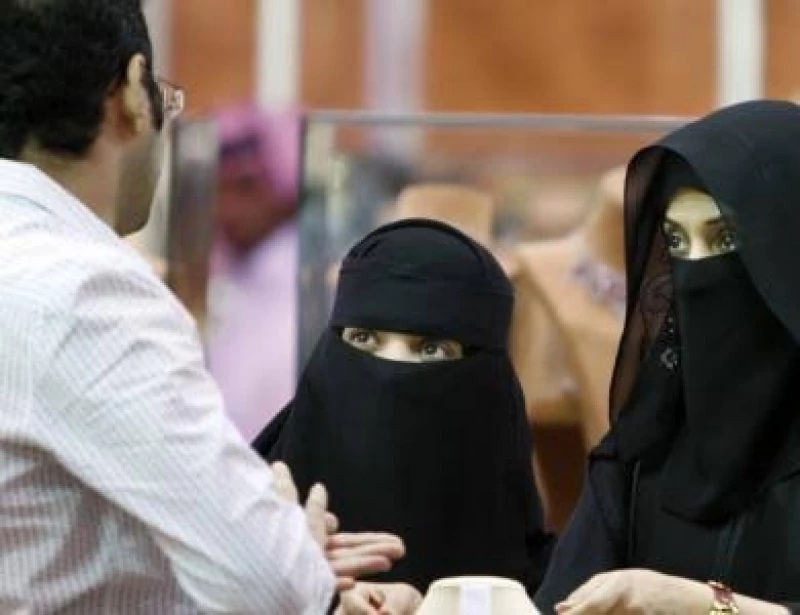صادم : سعودية ترفض الملايين مقابل التنازل عن فقع عين زوجها! لن تصدق مافعلة زوجها