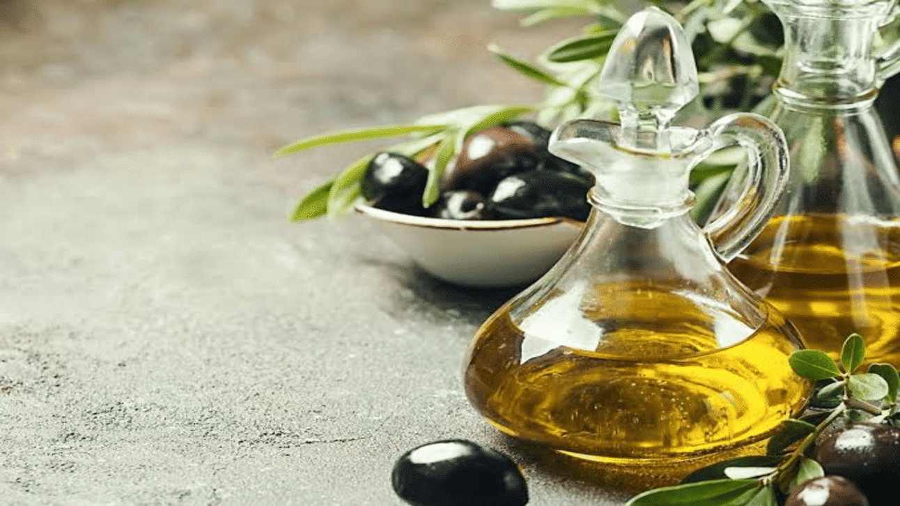 زيت الزيتون والعلاقة الحميمة..تعرفوا على الطريقة الصحيحة لإستخدامه أثناء العلاقة قبل أن تقعو بفخ الخرافة وتفقدو أغلى ماتملكون