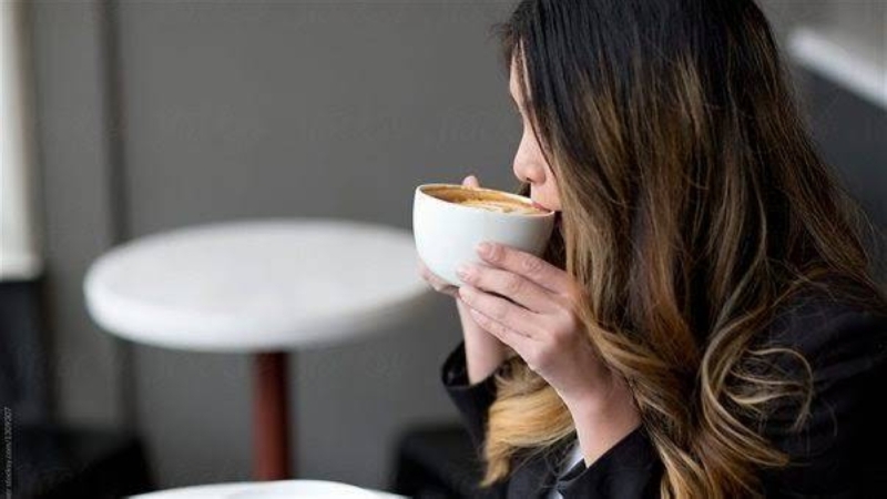 لعشاق القهوة .. احذر من شربها خلال الساعة الأولى من الاستيقاظ من النوم (سبب صادم)