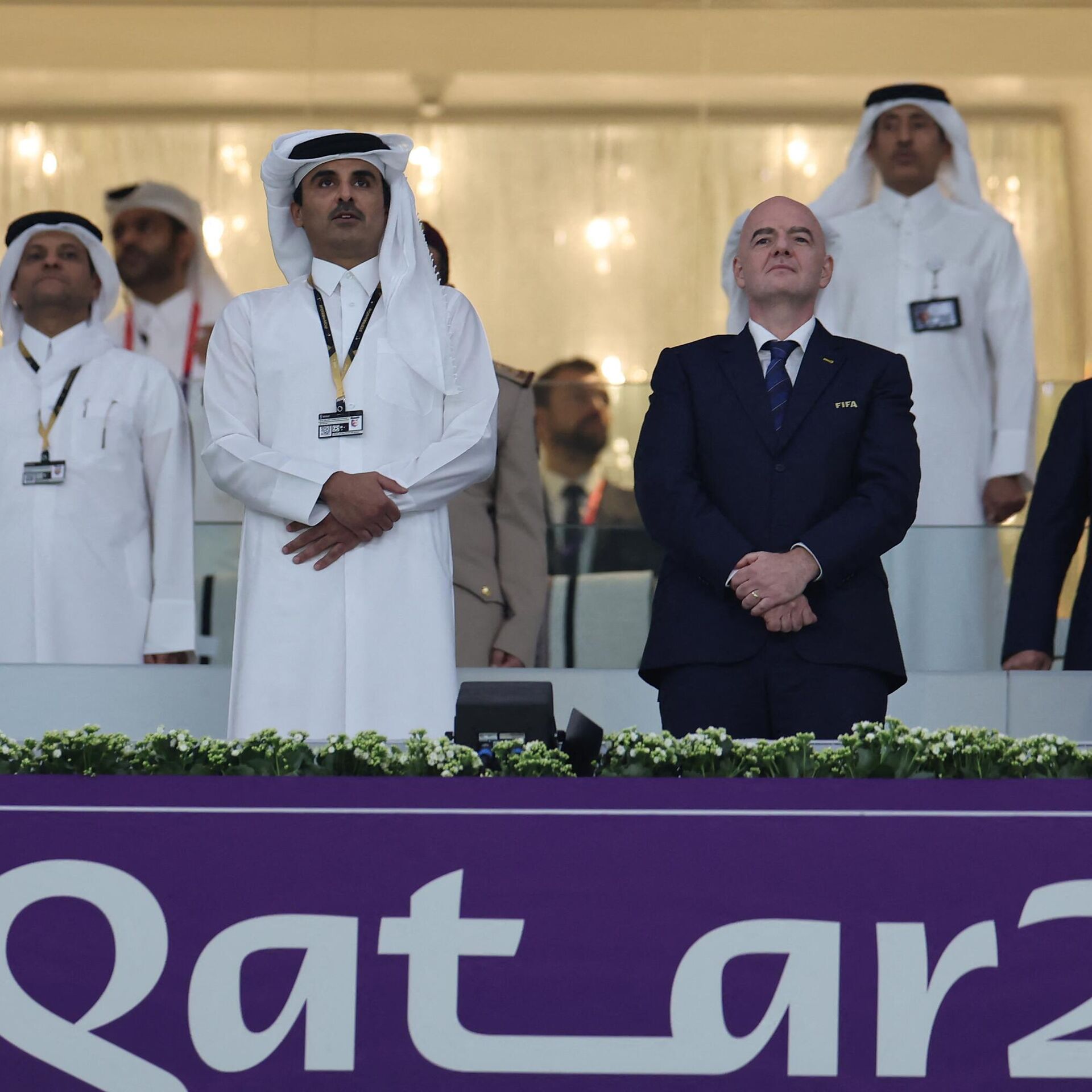 لن تصدق كيف ظهر رئيس الفيفا جياني إنفانتينو وهو يرقص بجانب أمير قطر قبل ساعات من نهائي كأس العال