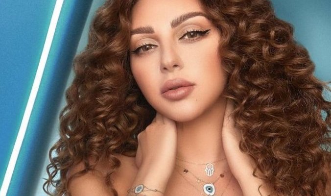 شاهد بالصور ..مريام فارس بإطلالة صادمة دون حمالة وصدرها يخرج من ملابسها دون ان تعلم لتقع الفضيحة بشكلاً مخزي