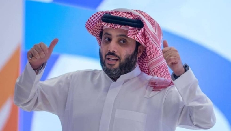 تيشيرت ميسي أم رونالدو؟.. شاهد تركي آل الشيخ يكشف ماذا سيرتدي نجله محمد في مباراة كأس موسم الرياض 