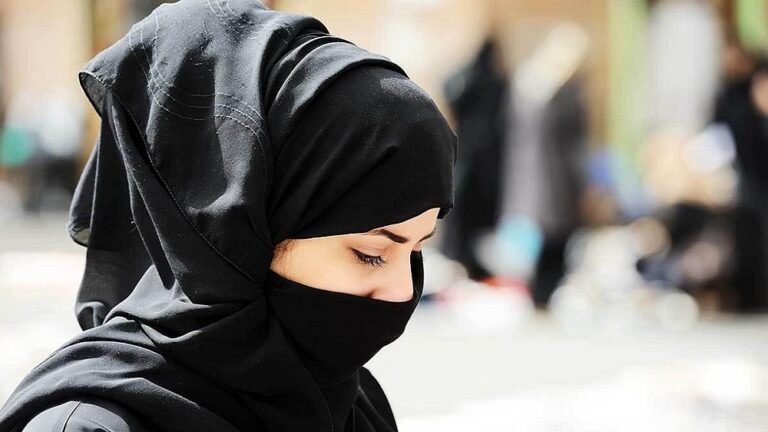 أغرب شرط فاجئ الجميع ..لن تصدق ما طلبته فتاة سعودية قبل الزواج صدام المأذون والعريس !!