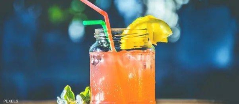 احذر وتجنبها فوراً..الكشف عن مشروبات شائعة تباع في محلات السوبرماركت والبقالات تضاعف من خطر الإصابة بسرطان