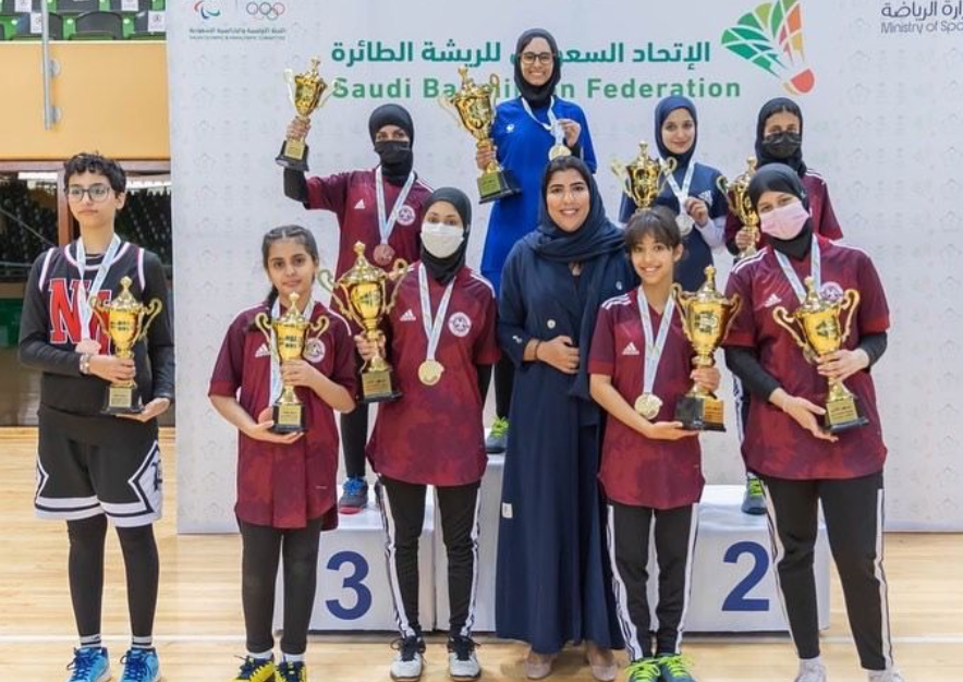 الإتحاد السعودي للريشة الطائرة يتوج الفتيات الفائزات في بطولة المملكة للسيدات 