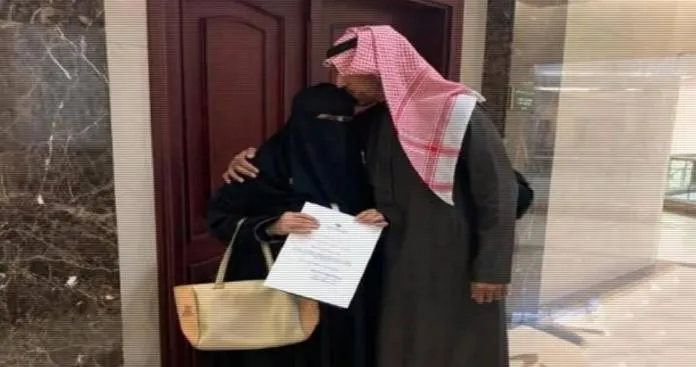 سعودية تعود للتعليم وتحقق نجاح في عمر 68 عاما