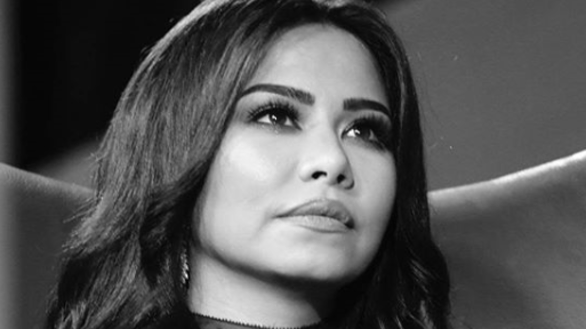 هذا النجم والمطرب اللبناني الشهير جاء الى مصر خصيصًا لزيارة ومواساة شيرين عبدالوهاب في محنتها..لن تصدق من يكون 