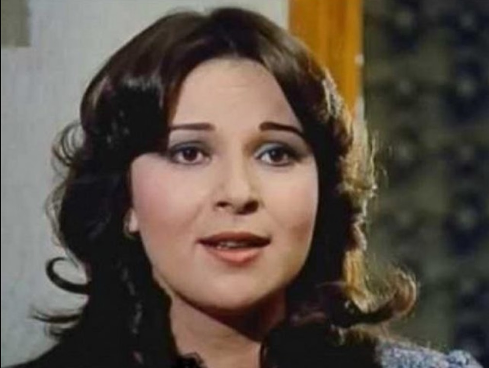 الفنانة نورا
